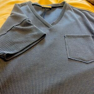 New Altar’d State short sleeved pullover … L
